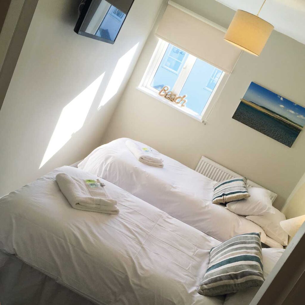 Bed& Breakfast Accommodation Westward Ho!n Image